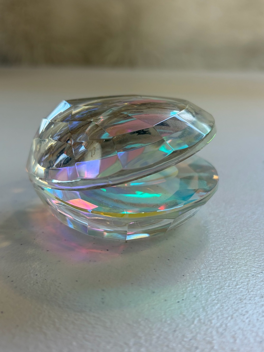 Oleg Cassini Crystal Oyster Clam Shell Paperweight Faux Pearl Iridescent Signed - Picture 3 of 6